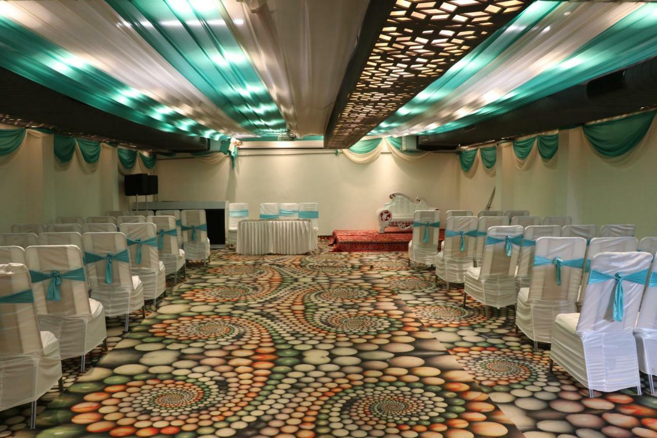 S.R. Residency Hotel Zirakpur Bagian luar foto