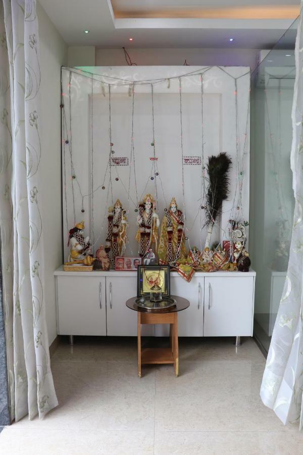S.R. Residency Hotel Zirakpur Bagian luar foto