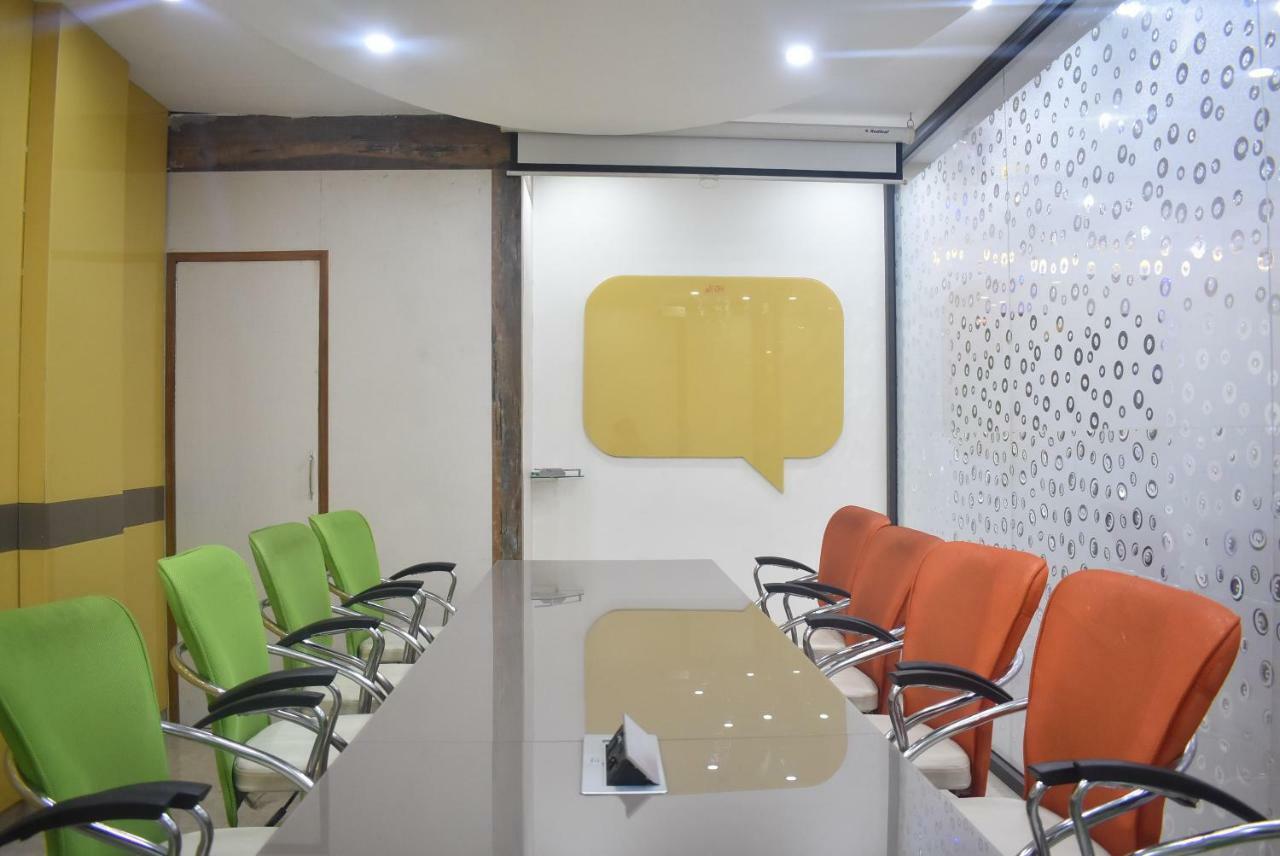 S.R. Residency Hotel Zirakpur Bagian luar foto