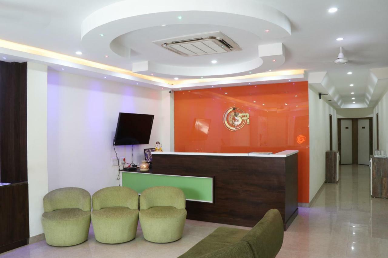 S.R. Residency Hotel Zirakpur Bagian luar foto