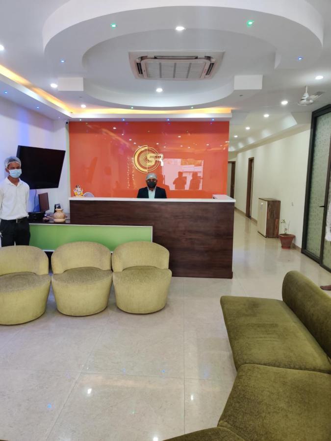 S.R. Residency Hotel Zirakpur Bagian luar foto